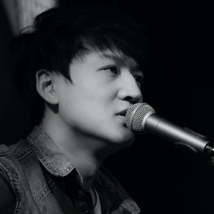 sao货调教扇打屁股扇巴掌
